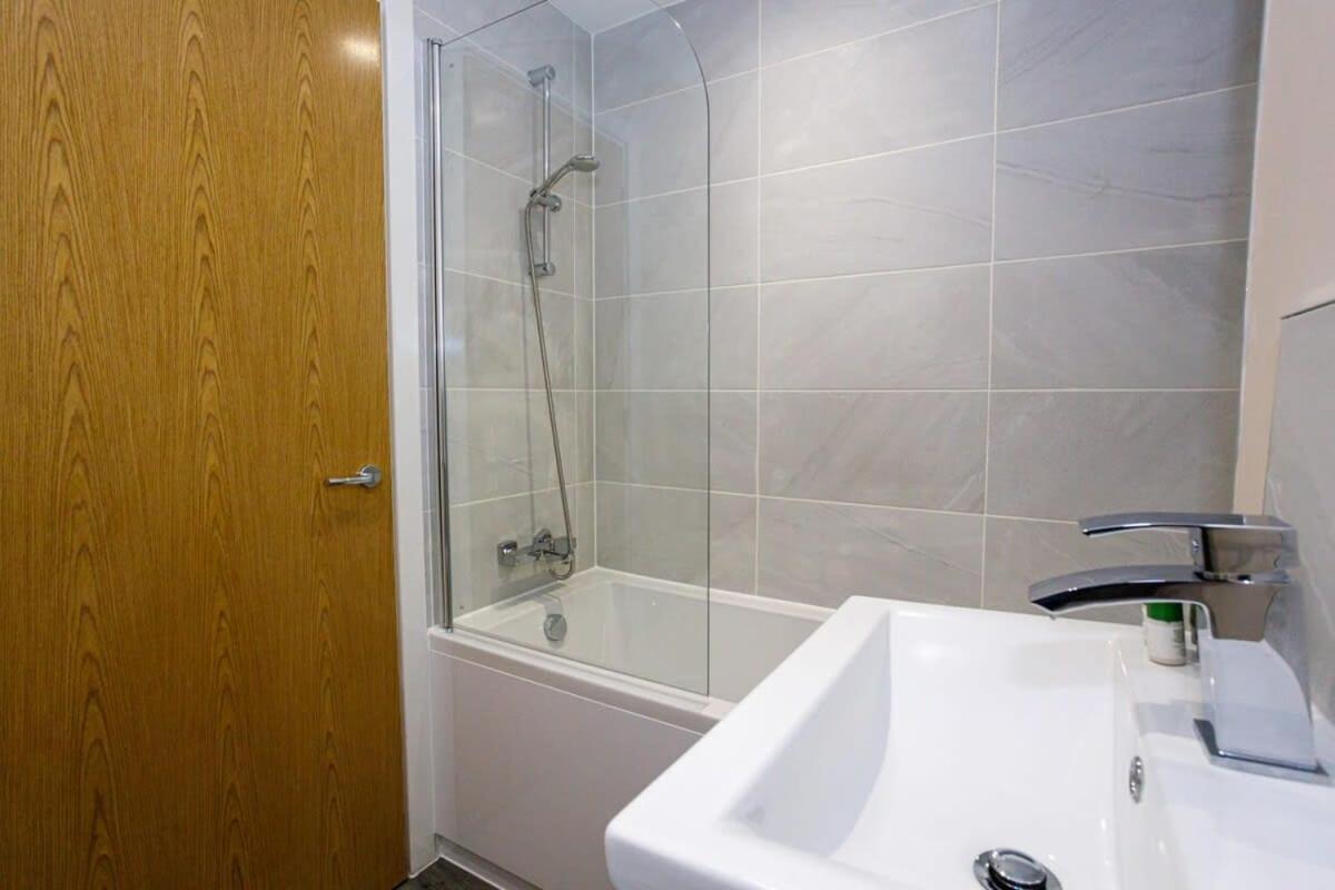 Stylish And Modern 1 Bedroom Apartment Manchester Buitenkant foto