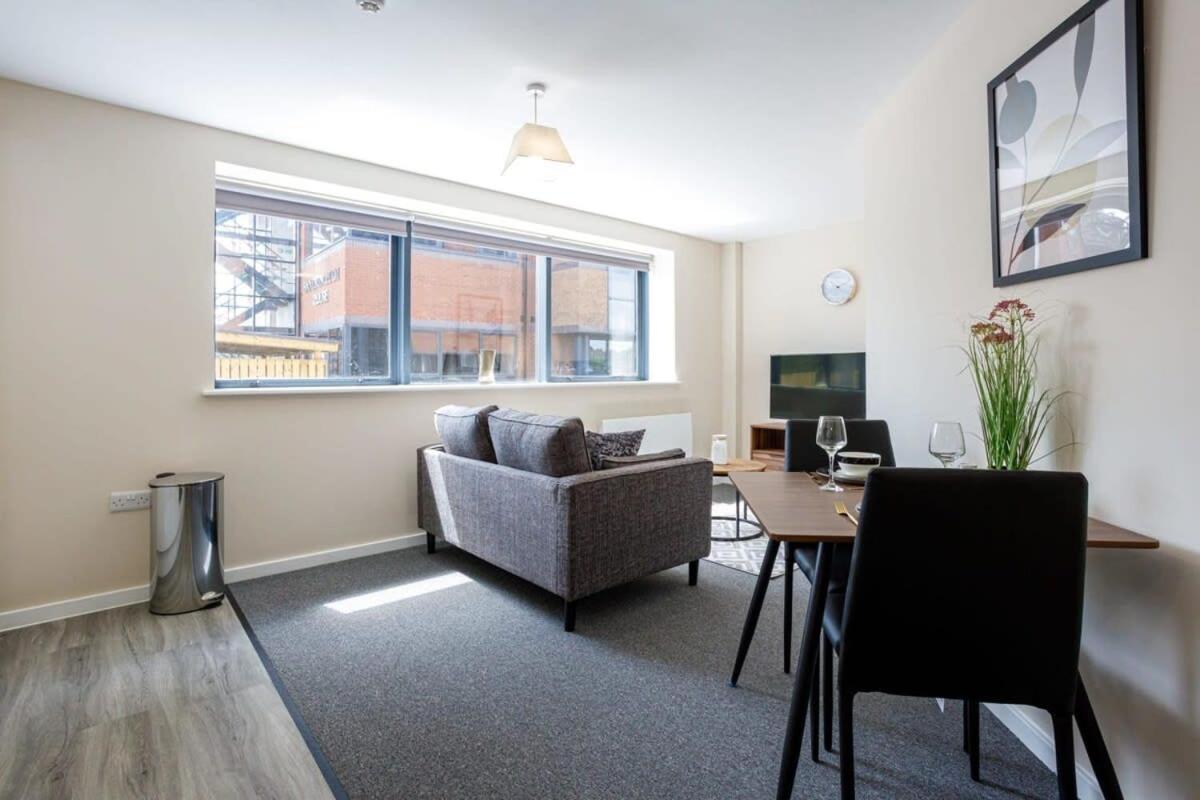 Stylish And Modern 1 Bedroom Apartment Manchester Buitenkant foto